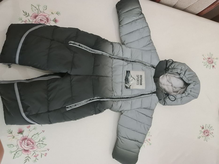 Продаётся зимний,теплый комбинезон