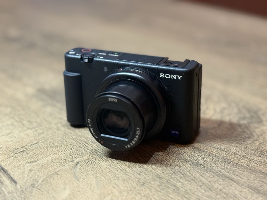 Sony ZV-1 – Cameră Vlogging 4K, stare impecabilă + accesorii