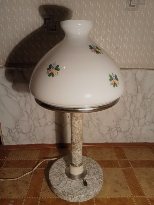 Советская настольная лампа.