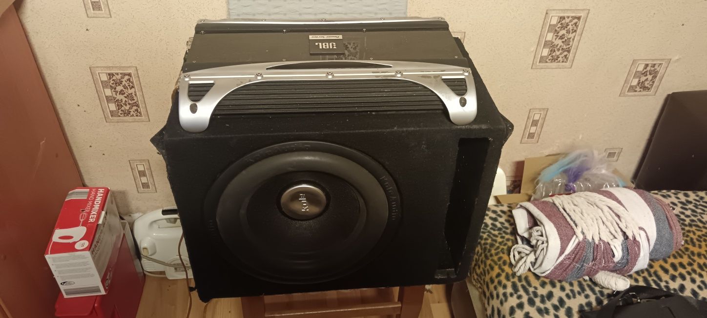 Туба с говорител КОЛЕ и усилвател JBL