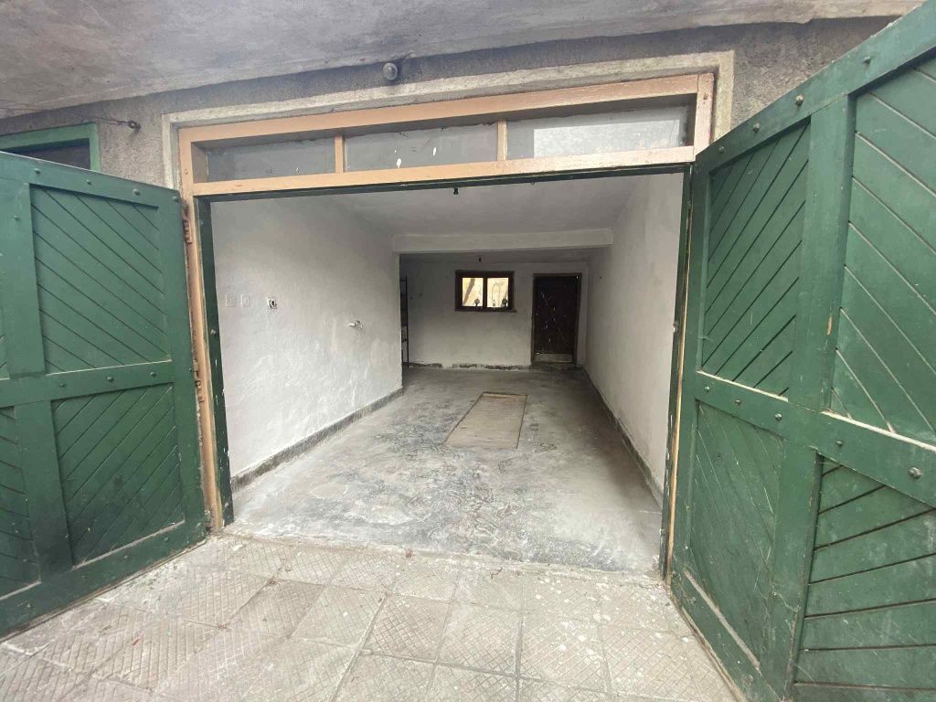 Дава се под наем Гараж / Паркомясто в Сливен, Даме Груев - 25 кв.м за 51 € - Снимка #8