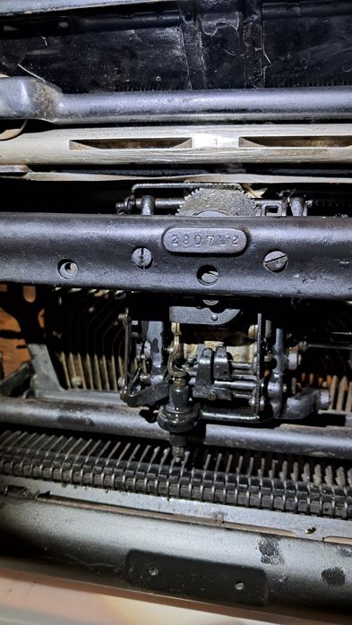 Masina de scris CONTINENTAL