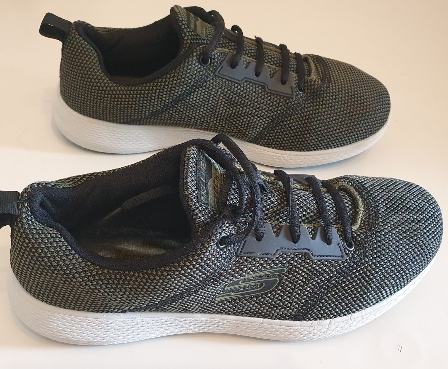 Skechers Memory Foam mas 44