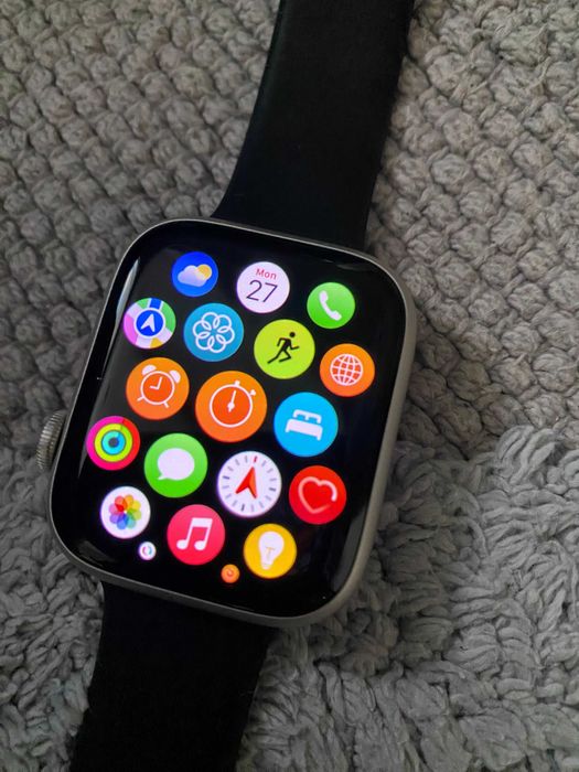 Apple Watch серия 8, размер 45 мм