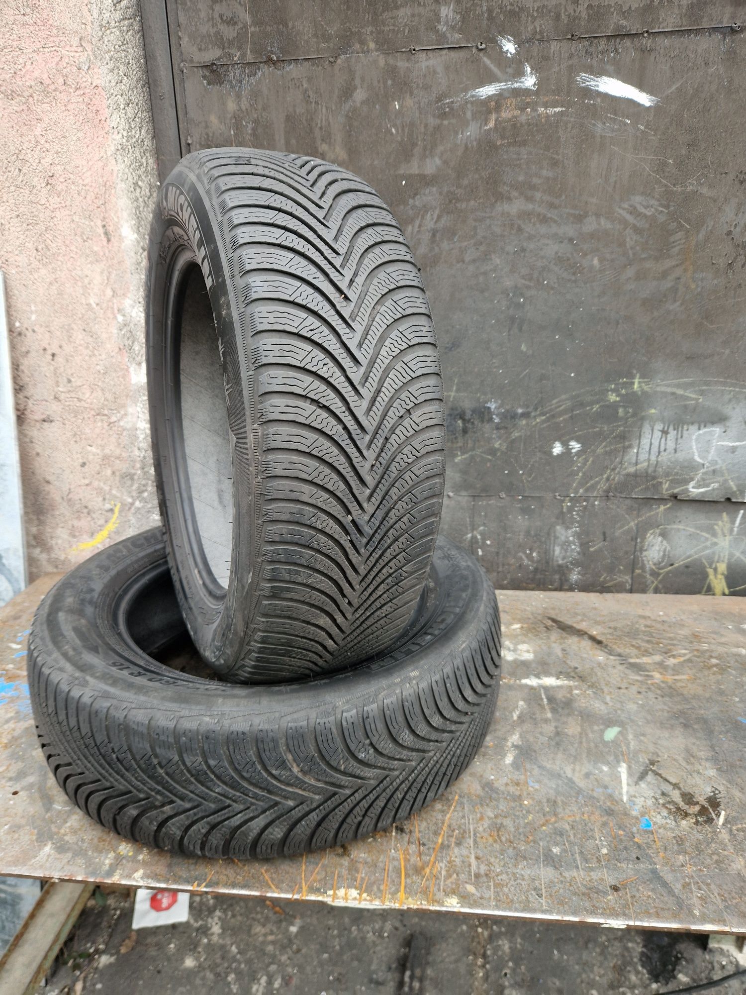 2 Anvelope Michelin 205 60 R16 M+S