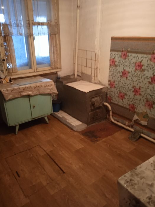 Продам трёхкомнатную полублагоустроенную квартиру , возможен обмен .