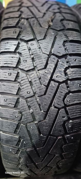 Vând Anvelope iarnă diferite mărimi și mărci!