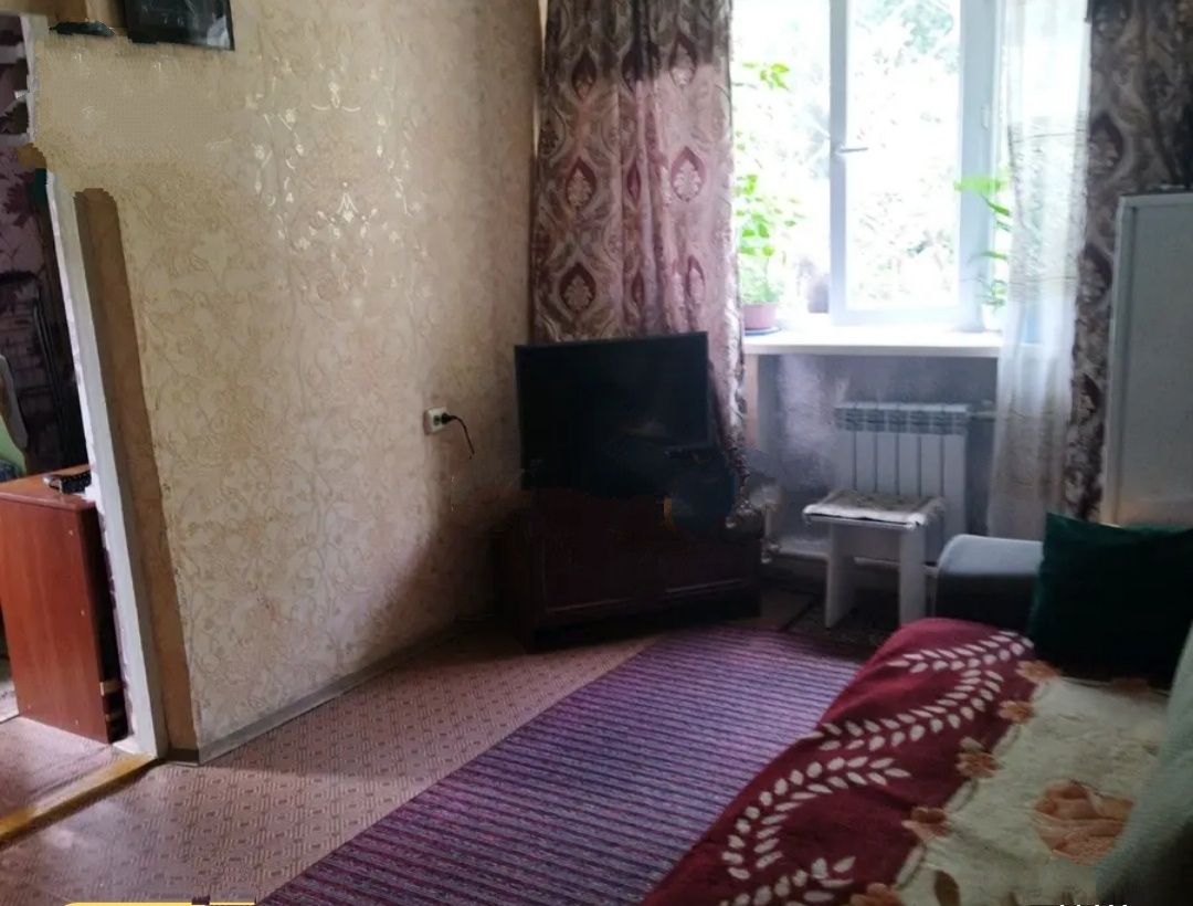 Продается квартира 2-х ком  р- 11 мкр.