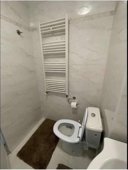 Închiriez apartament