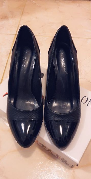 Damă. Pantofi 38