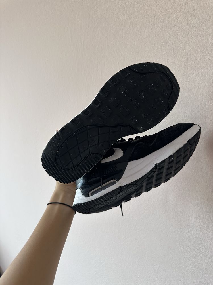 Обувки Nike оргигинални 39,5