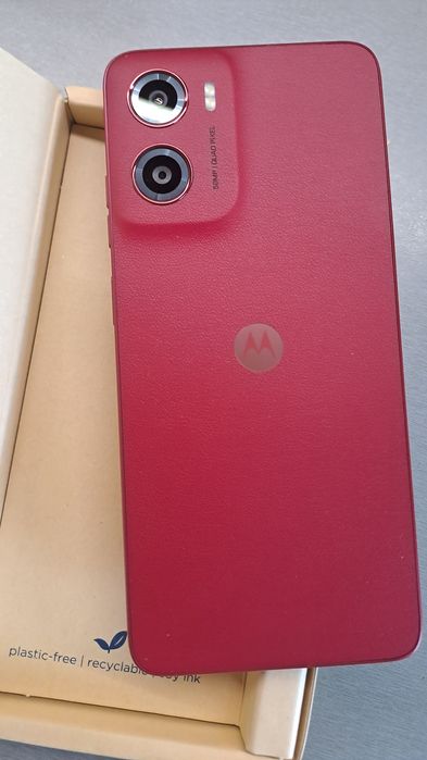 Motorola g05 red