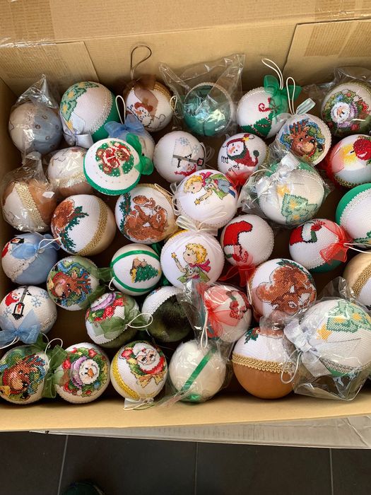 Играчки за елха,ръчно бродирани.