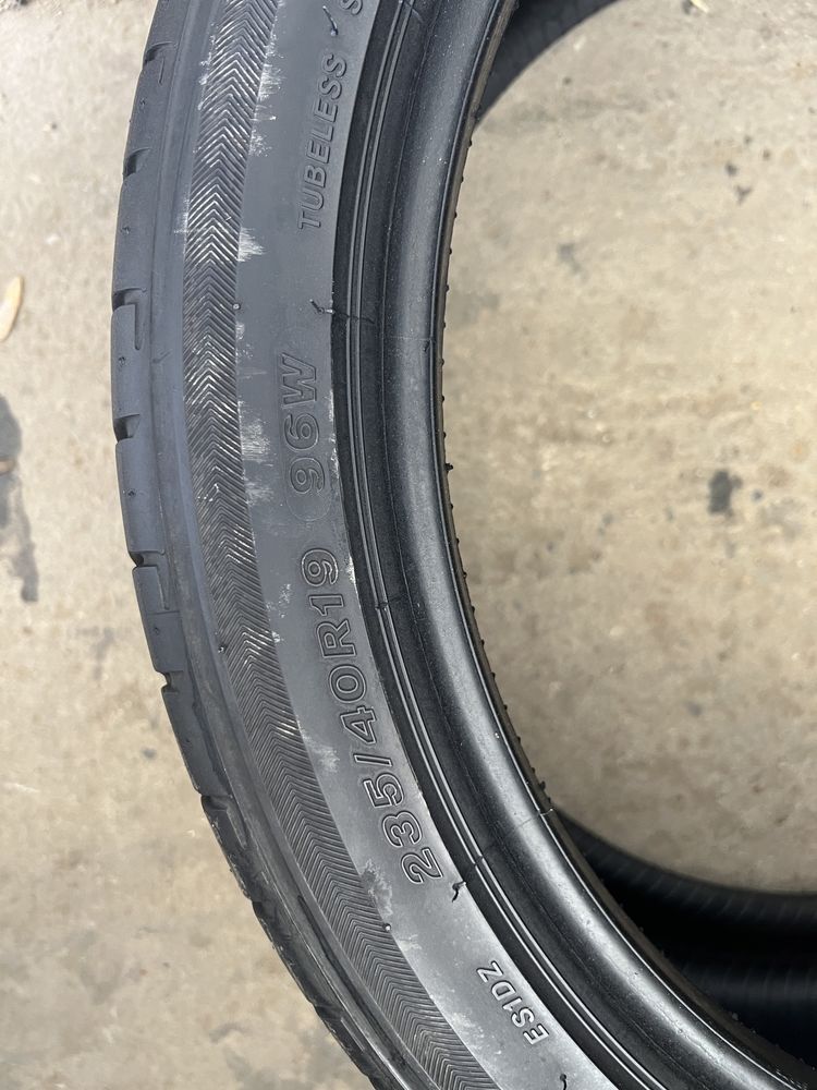 2 Anvelope Vara 235/40/19 Bridgestone