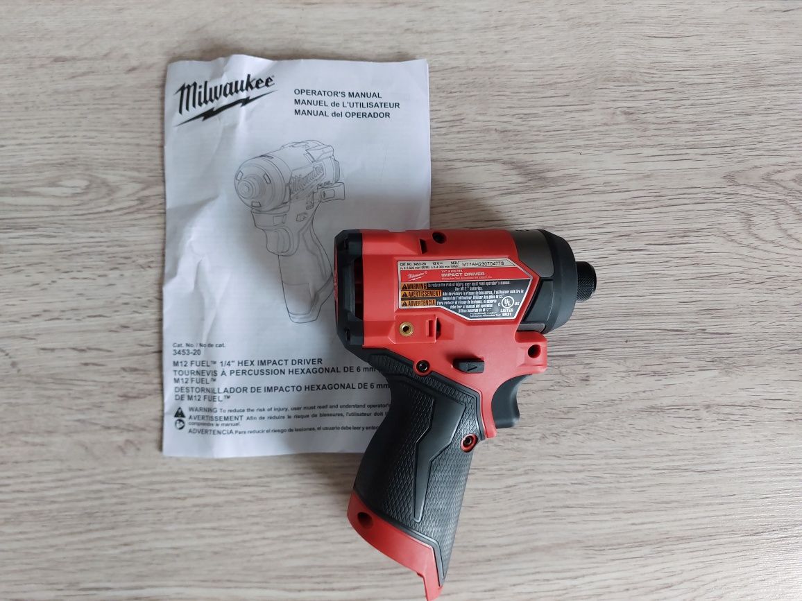 Autofiletanta impact biți milwaukee M12 FID2, model american, nou