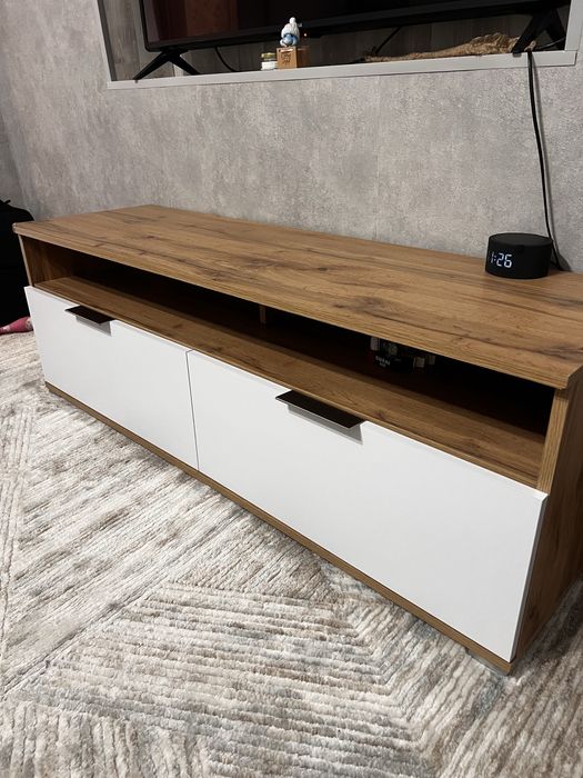 Продам б/у тумбу под телевизор