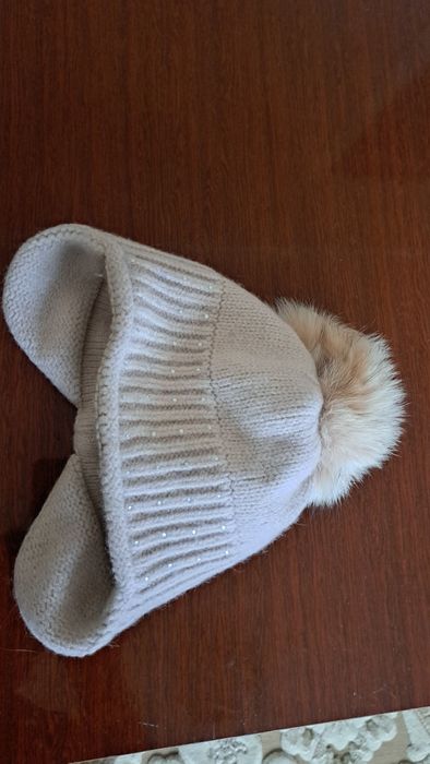 Шапка зимняя. Цвет нежно сиреневый .Шерсть 80%