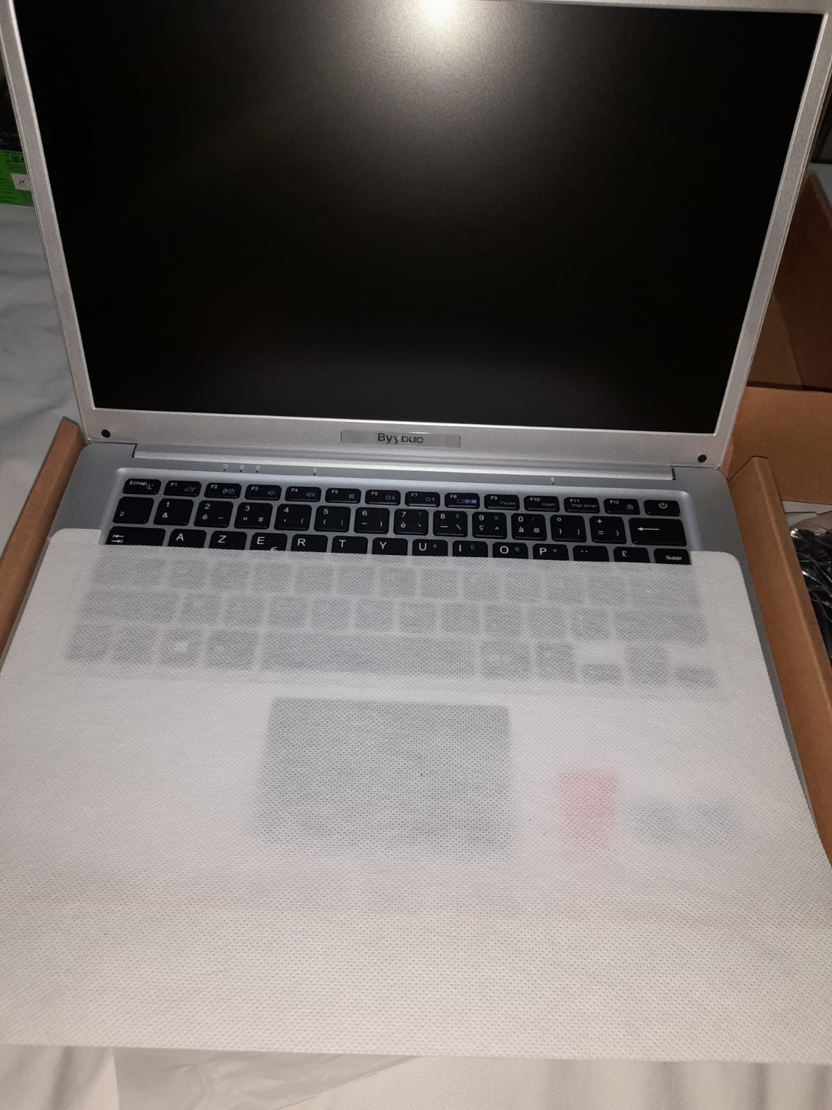 Laptop byybuo silver