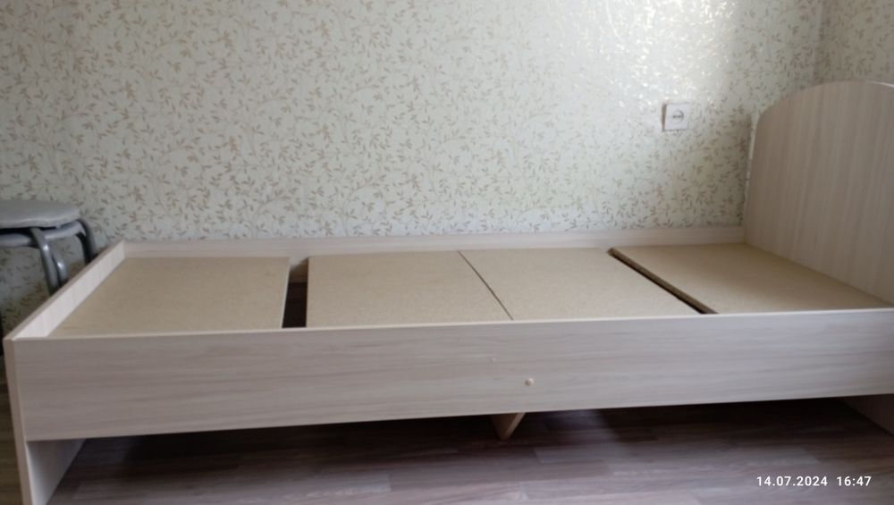 Продам односпальную кровать