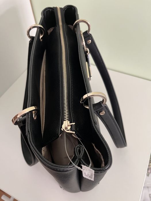 Нова чанта GUESS Noelle