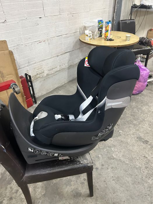 Столче за кола с въртяща се база Cybex Sirona SX2 i-Size