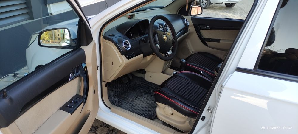 Мошина жуда яхши холатда