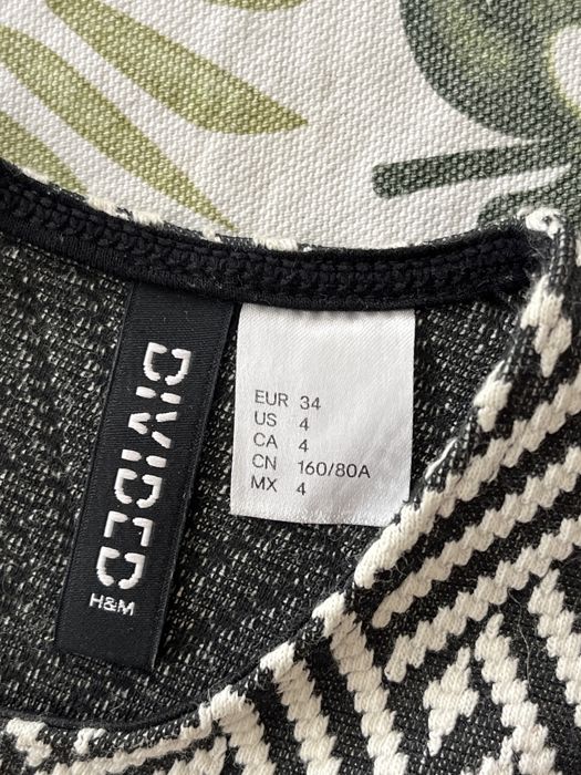 Плътна дамска рокля, с къс ръкав H&M