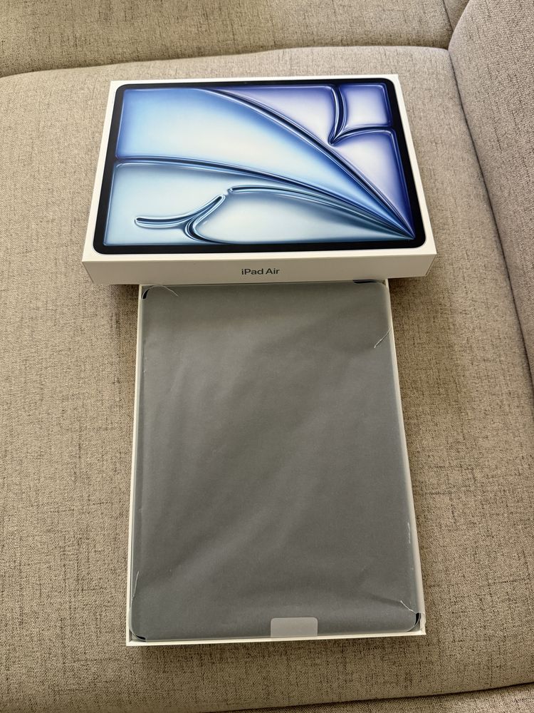 Apple ipad air 13”, M3, 256gb wifi, blue , nou