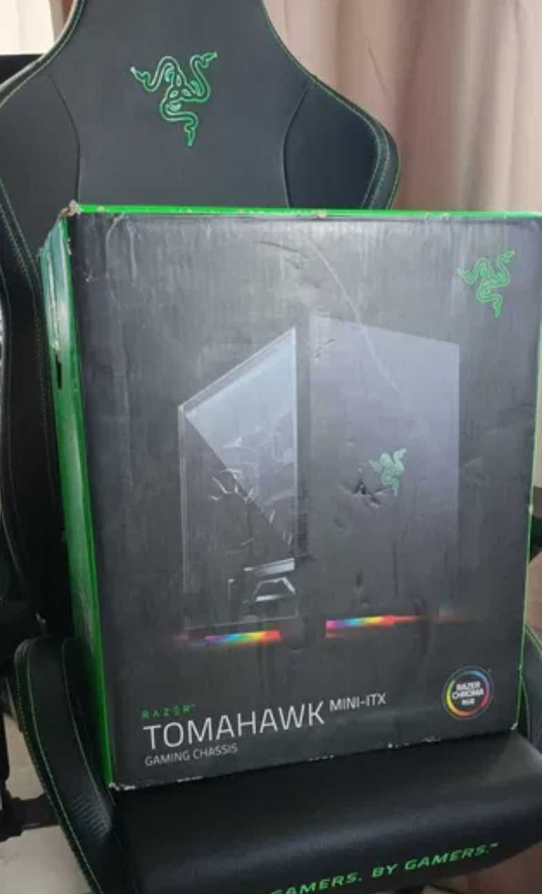 RAZER Tomahawk Mini-ITX PC - цял компютър