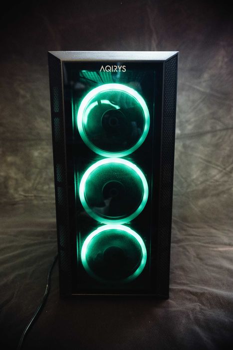 Vand Unitate de gaming sau pentru prelucrare foto/video