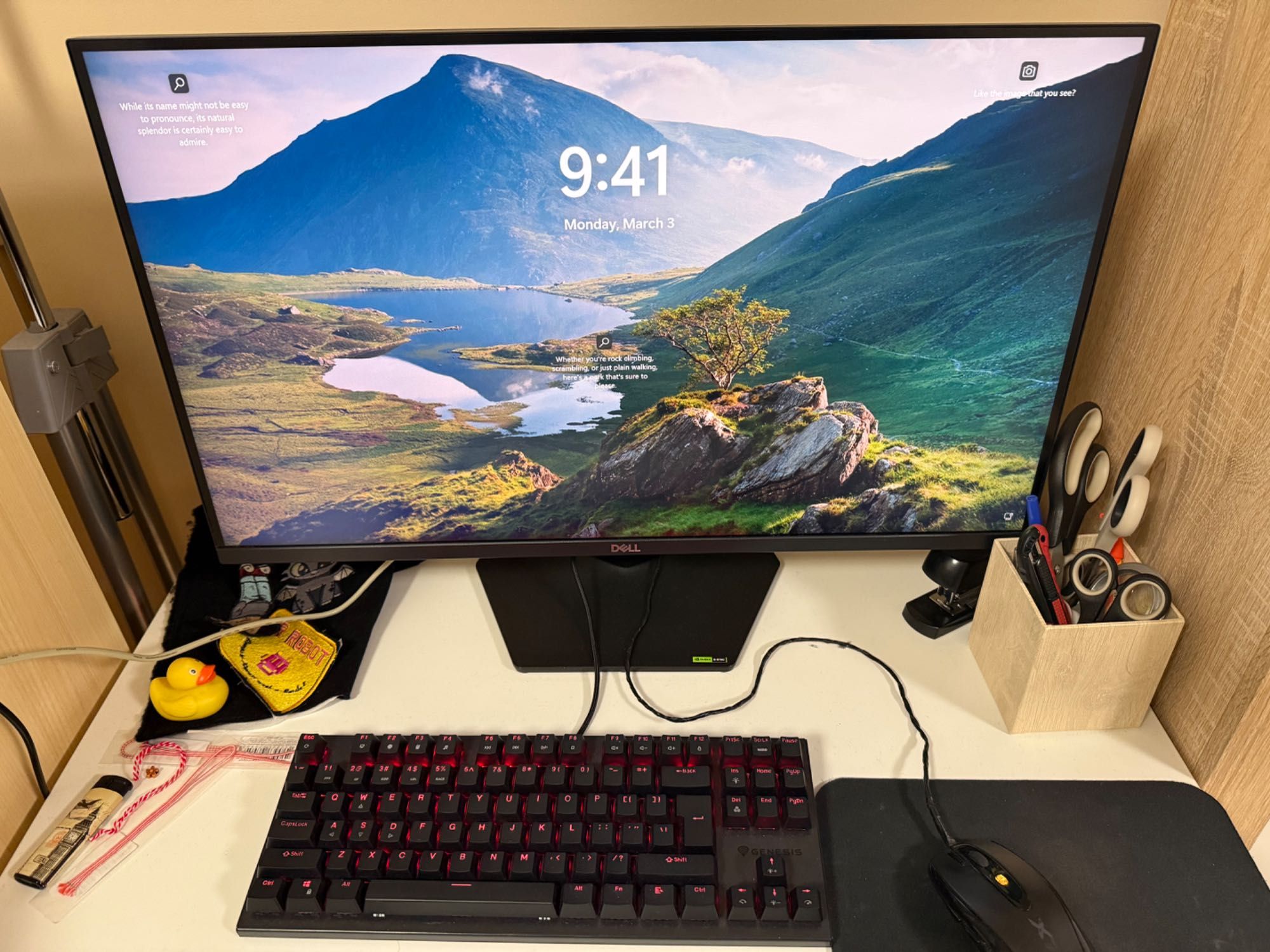 Геймърски компютър G:rigs (Nvidia RTX 4070, AMD Ryzen 7 5700)