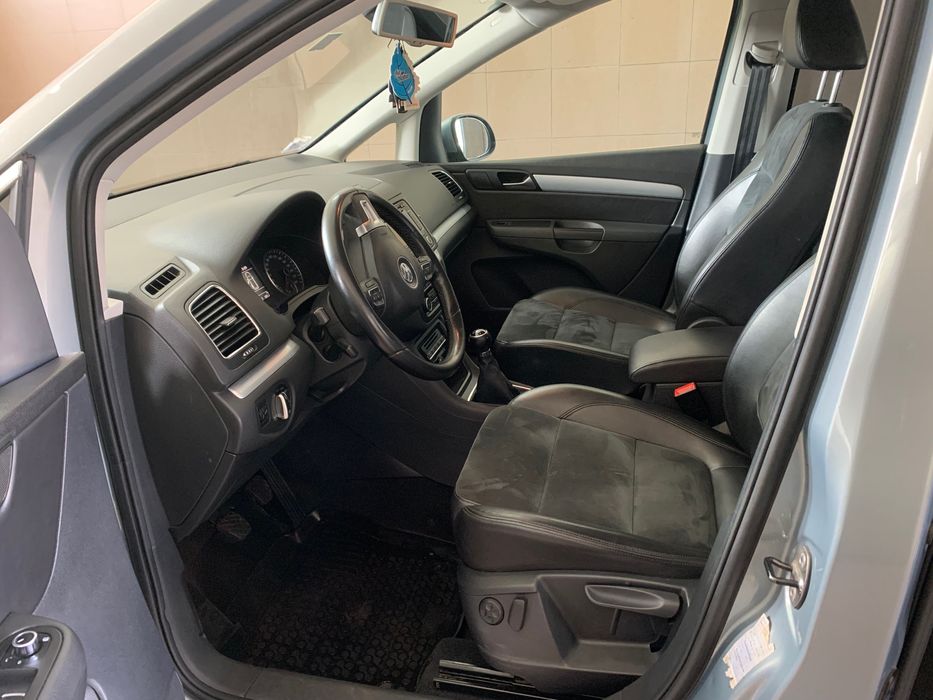 Vând Volkswagen Sharan