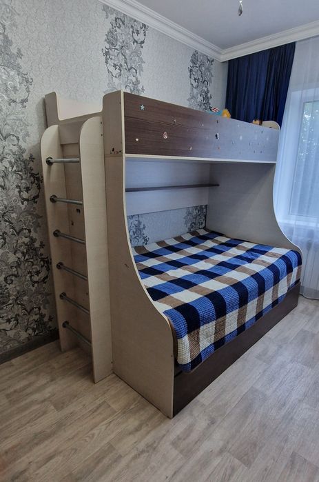 Продам двухъярусную кровать