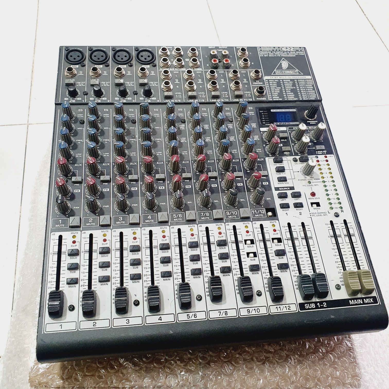 Behringer 1622 miksherniy pult