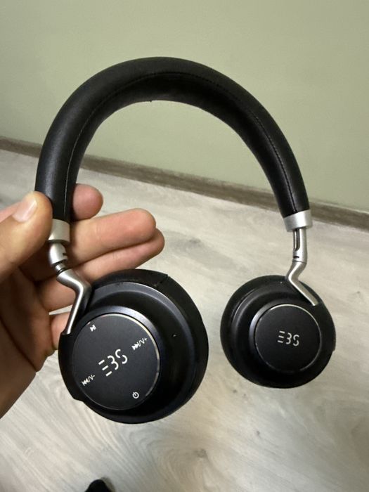 Наушники EBS.