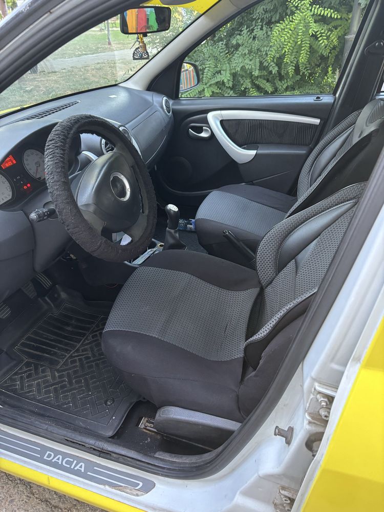 Dacia logan Lauret 1.2 2012