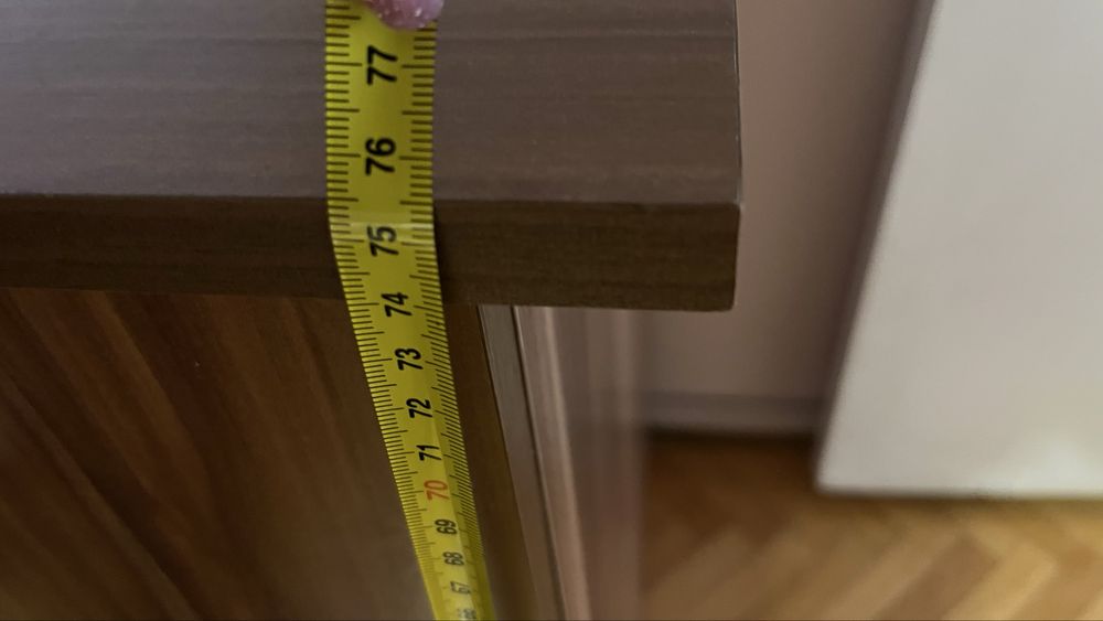 Birou de vanzare, 100ron.