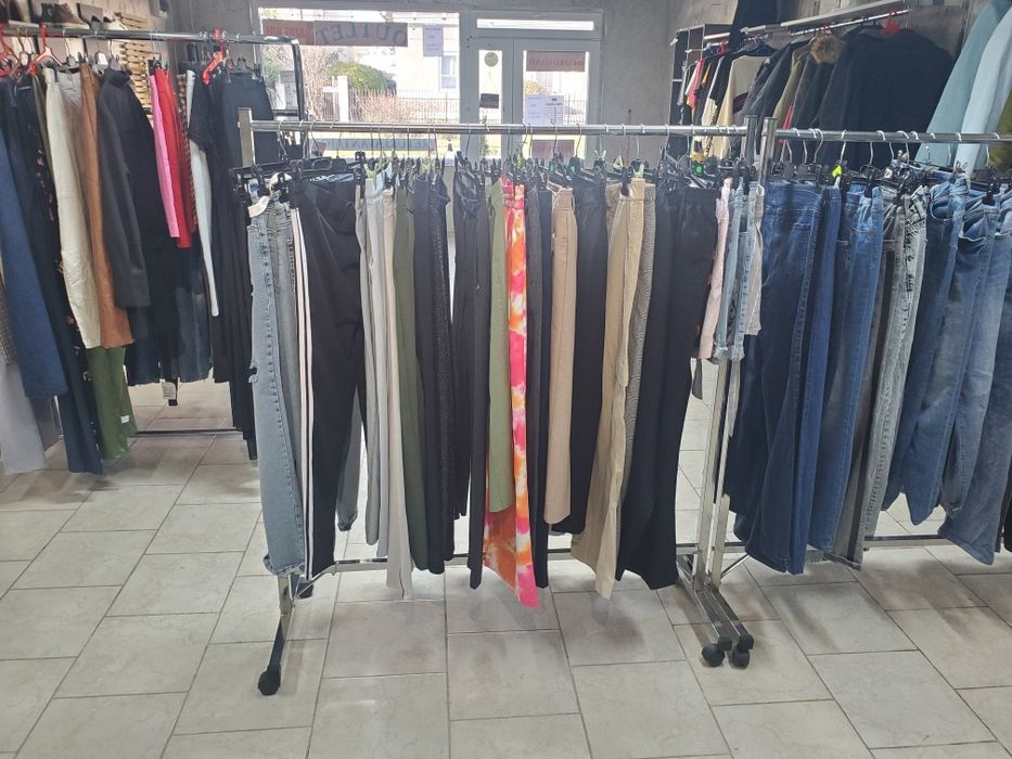 Afacere la cheie Magazin Haine Outlet