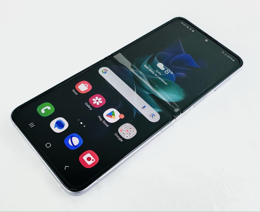 Samusng Galaxy Z Flip 3 5G 256GB 8GB RAM Lavender  Отличен!