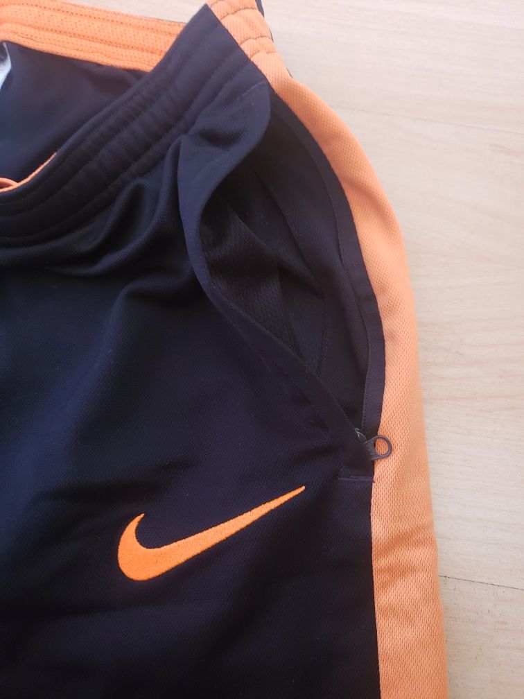 Оригинален екип Nike Dri-Fit S