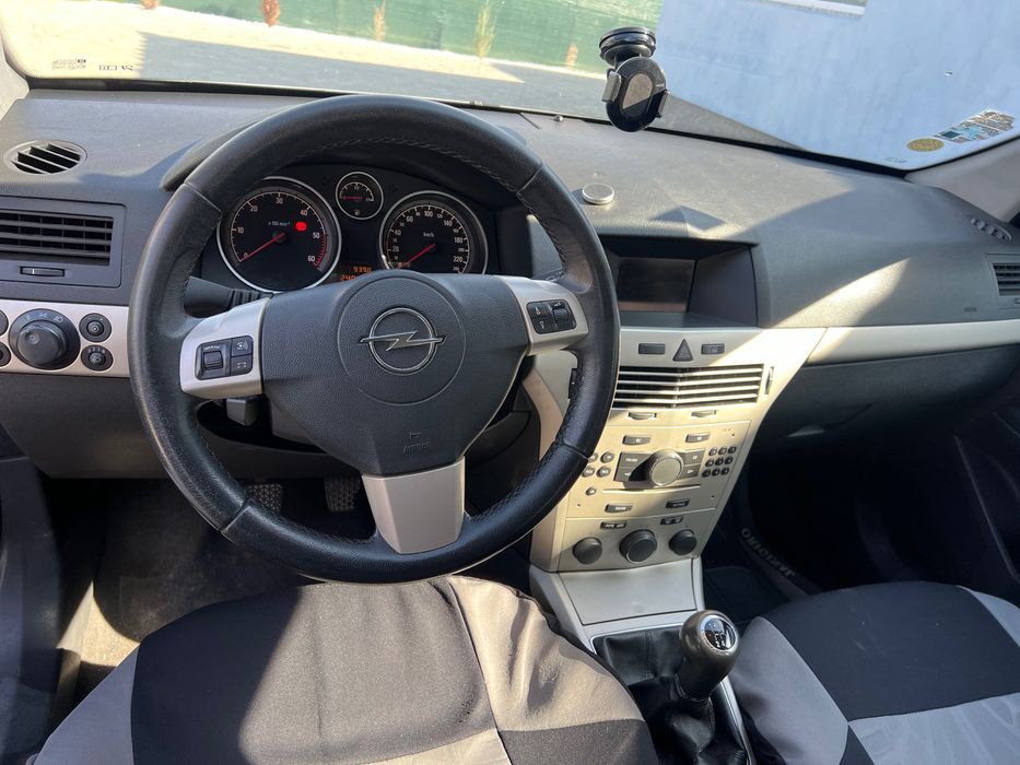 Vand opel astra 1650€ negociabil
