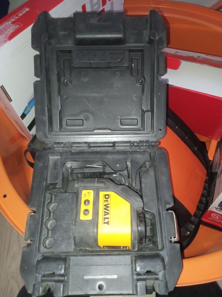 Лазерный уровень DeWalt