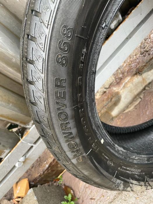 Почти новый комплект зимних шин