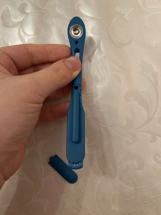 Lampa mica de citit Carturesti