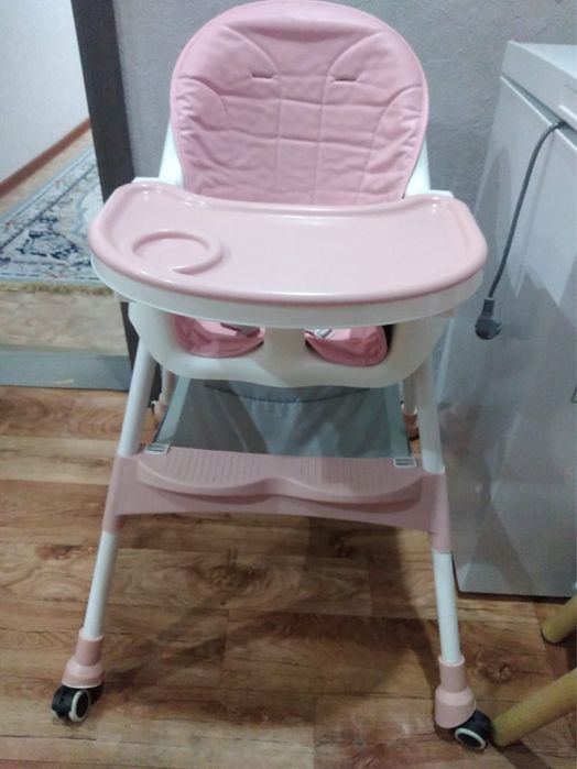 продам детский стол розовый