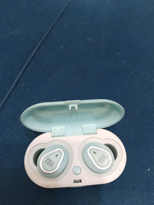 Продаю наушники беспроводные