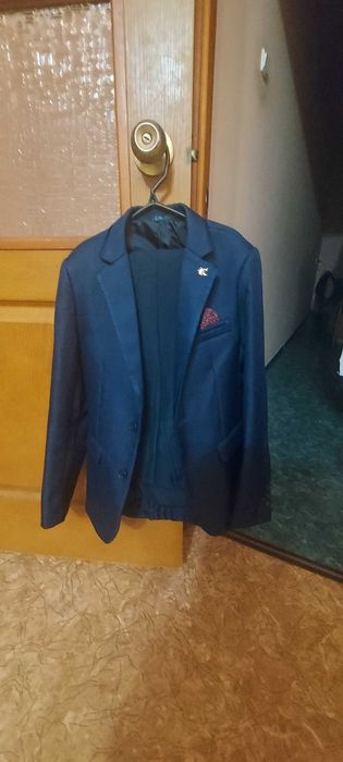 Костюм тройка для мальчика 10-11 лет