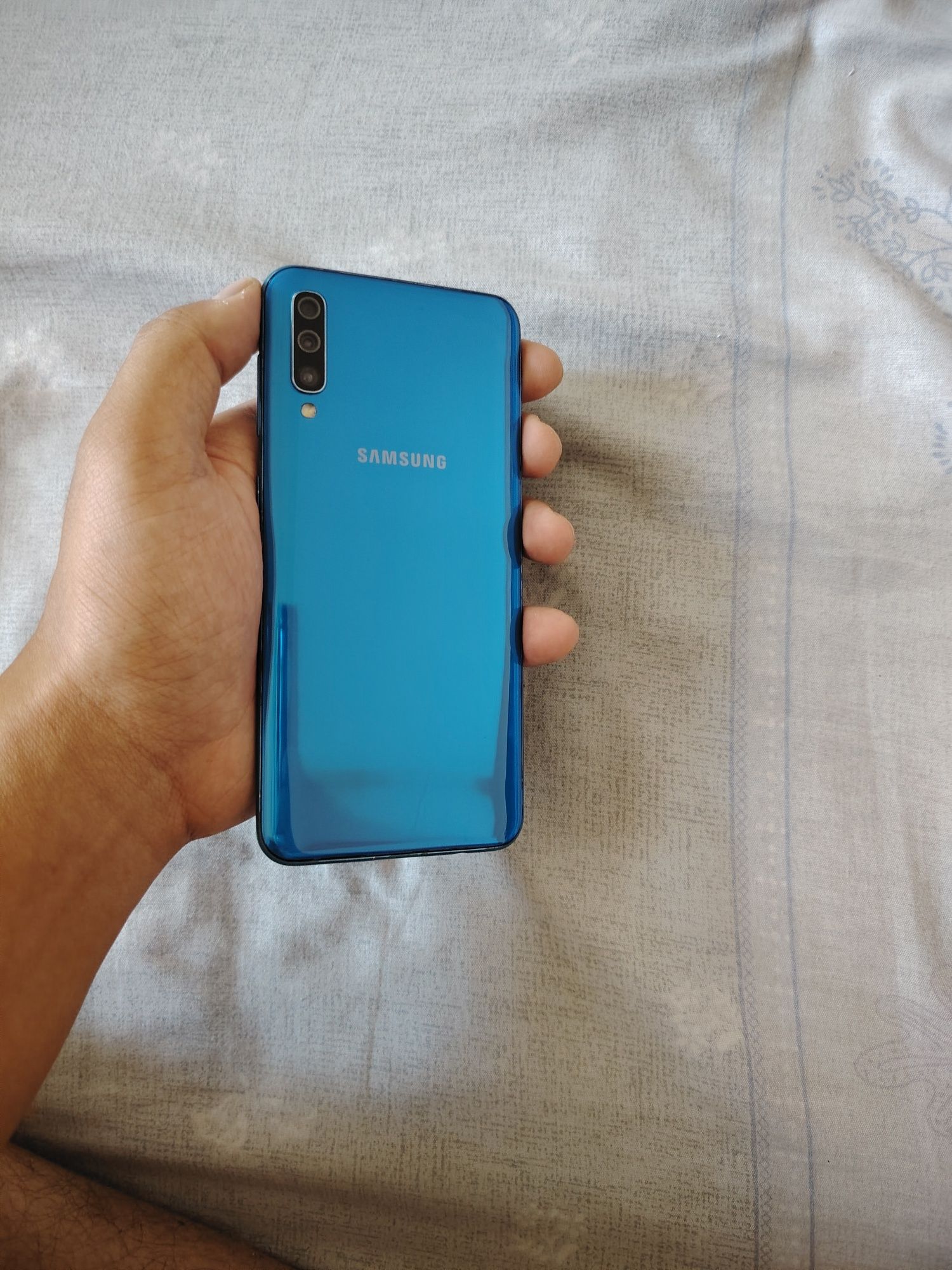 Samsung A50 Sotiladi Holati Ideal 6/128 gb