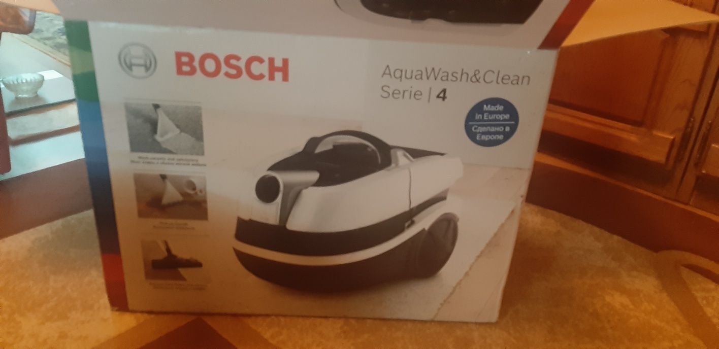 Aspirator BOSCH AquaWash&Clean Serie4