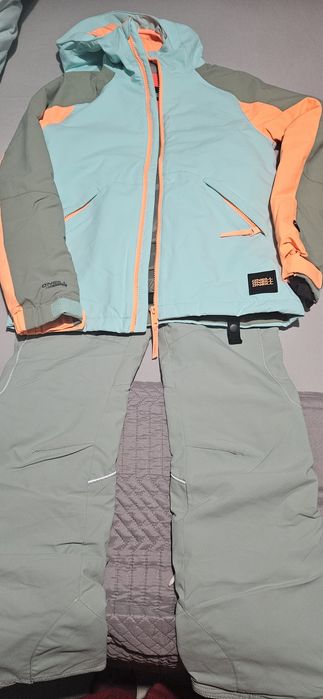 Costum de schi O'Neill pt.fete 12/13 ani (152 cm)